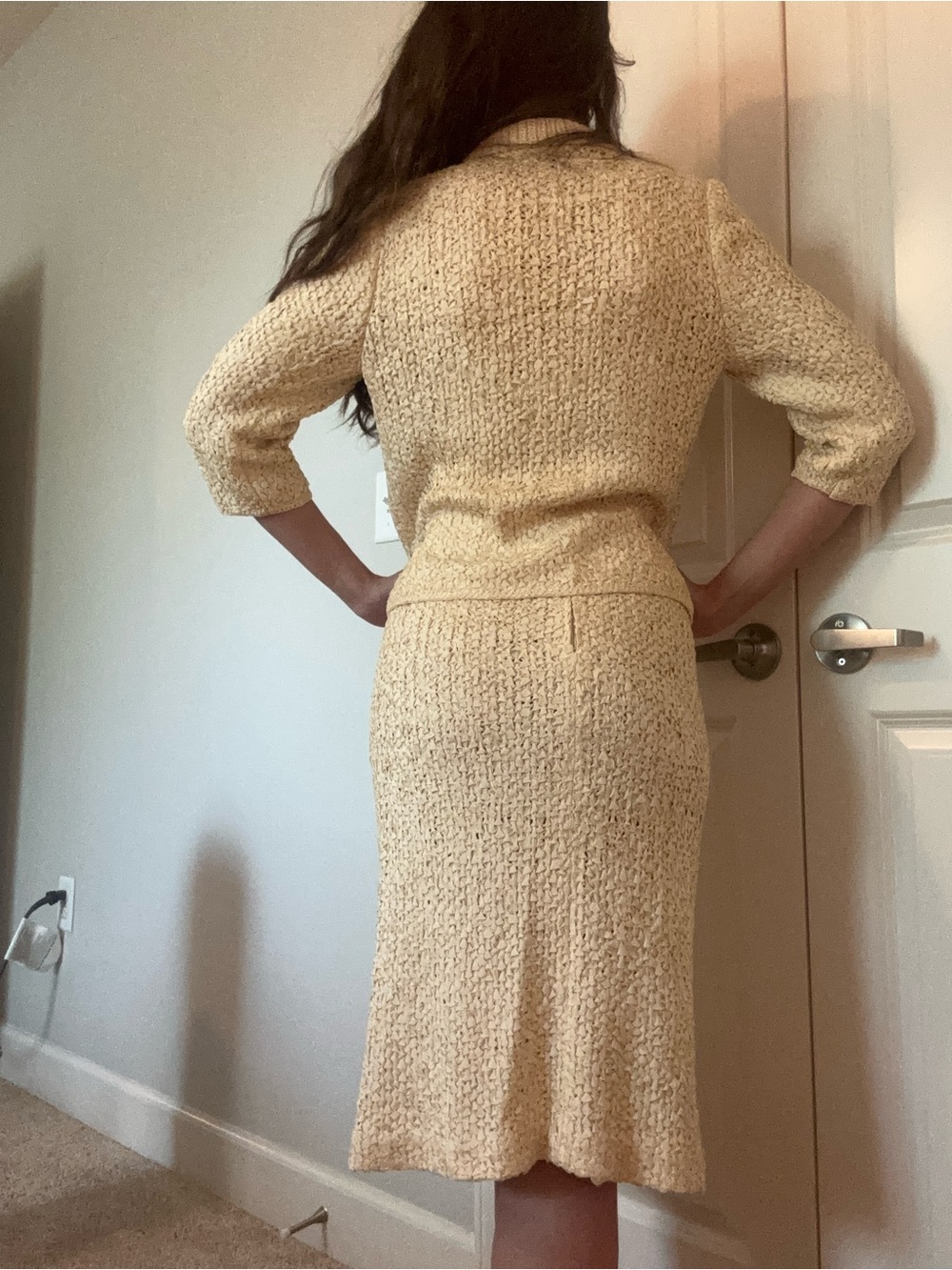 Vintage 60s Hand Crocheted Ribbon Raffia Suit Set Cream Jacket Skirt Italian - Picture 4 of 13